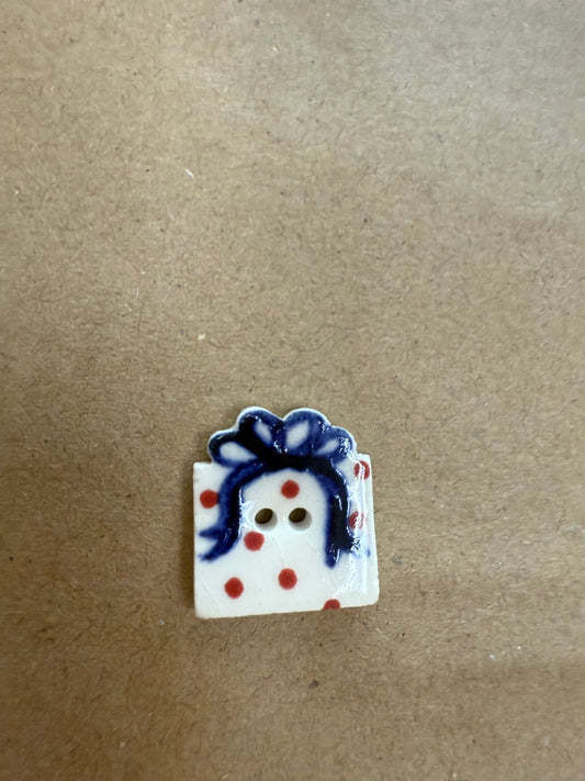 Gift box, white w/red dots &blue bow porcelain button