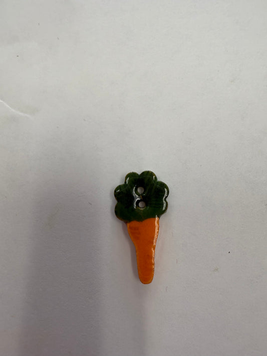 Carrot button by Mill Hill