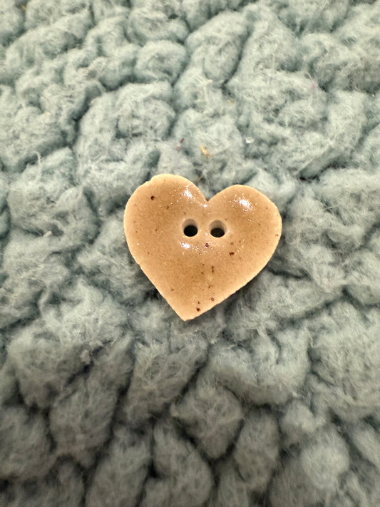 Heart, small brown(tan) speckled button Mill Hill