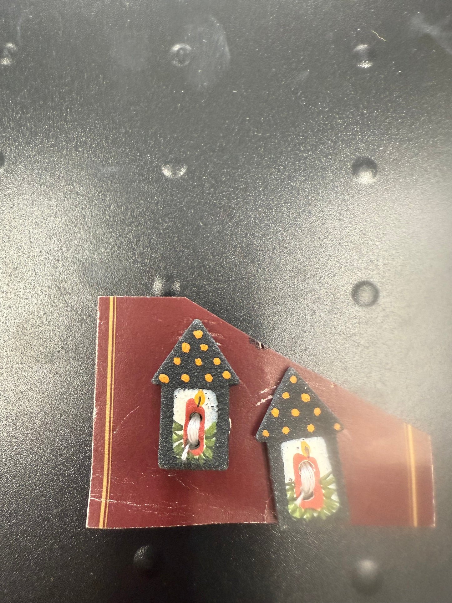 Lantern button by Mill Hill