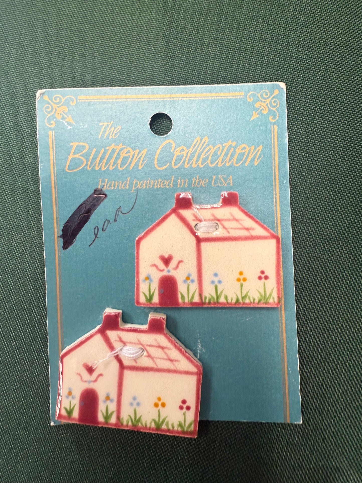 Cottage with flowers DISCONTINUED Mill Hill Hand painted button